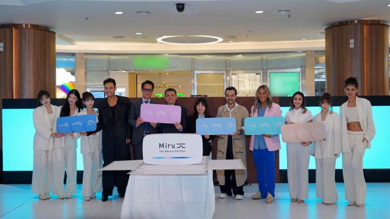 Miru, Lensa Kontak Stylish dan Sehat dari Menicon Diluncurkan di JFW 2026