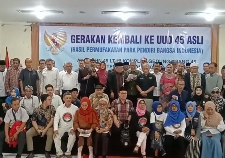 Para Politisi Senior Deklarasikan Gerakan Kembali Ke Uud 1945 Yang Asli Para Politisi Senior Deklarasikan Gerakan Kembali Ke Uud 1945 Yang Asli