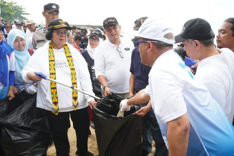 Pemerintah Urus Sampah Plastik Sampai Ke Laut