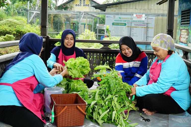 Pertamina Patra Niaga Mendorong Ekonomi Sirkular Melalui Inovasi Pengelolaan Limbah Menjadi Nilai.