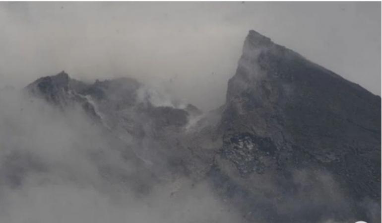 Selasa Pagi, Merapi Alami 12 Kali Gempa Guguran