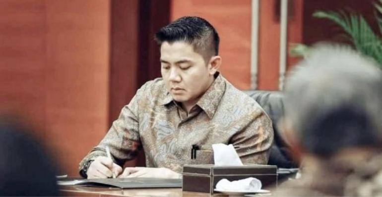 Seskab Teddy, Anggota Kabinet Paling Terkenal, IPO: Tokoh Paling Akrab dengan Presiden