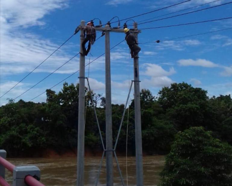 Suka Duka PLN Alirkan Listrik Ke 6 Desa Terpencil Di Malinau
