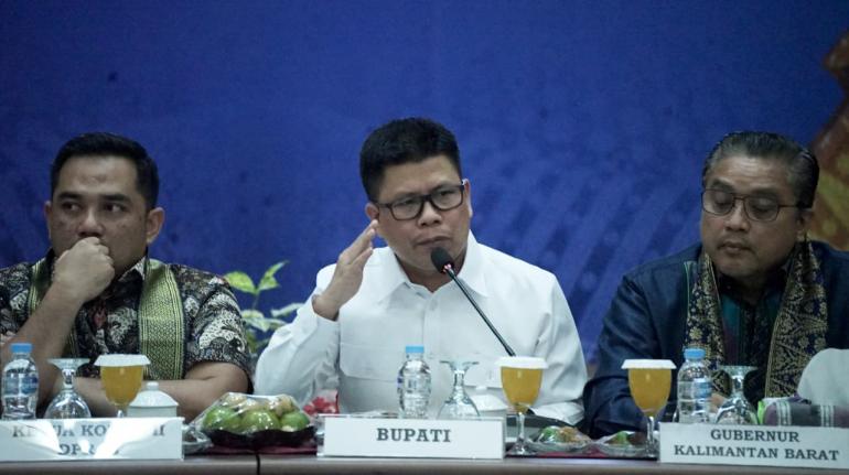 Bupati Sambas H Satono Mendorong Otonomi Wilayah Perbatasan