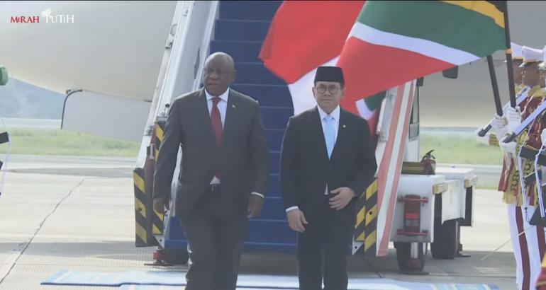 Setibanya di Jakarta, Presiden Afrika Selatan Diterima dalam Upacara Resmi