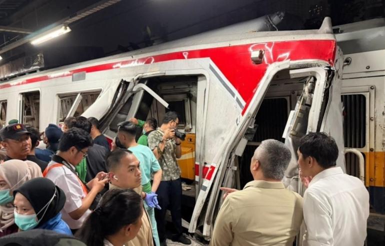 Tragedi KA di Bekasi Timur, 7 Penumpang Meninggal Dunia