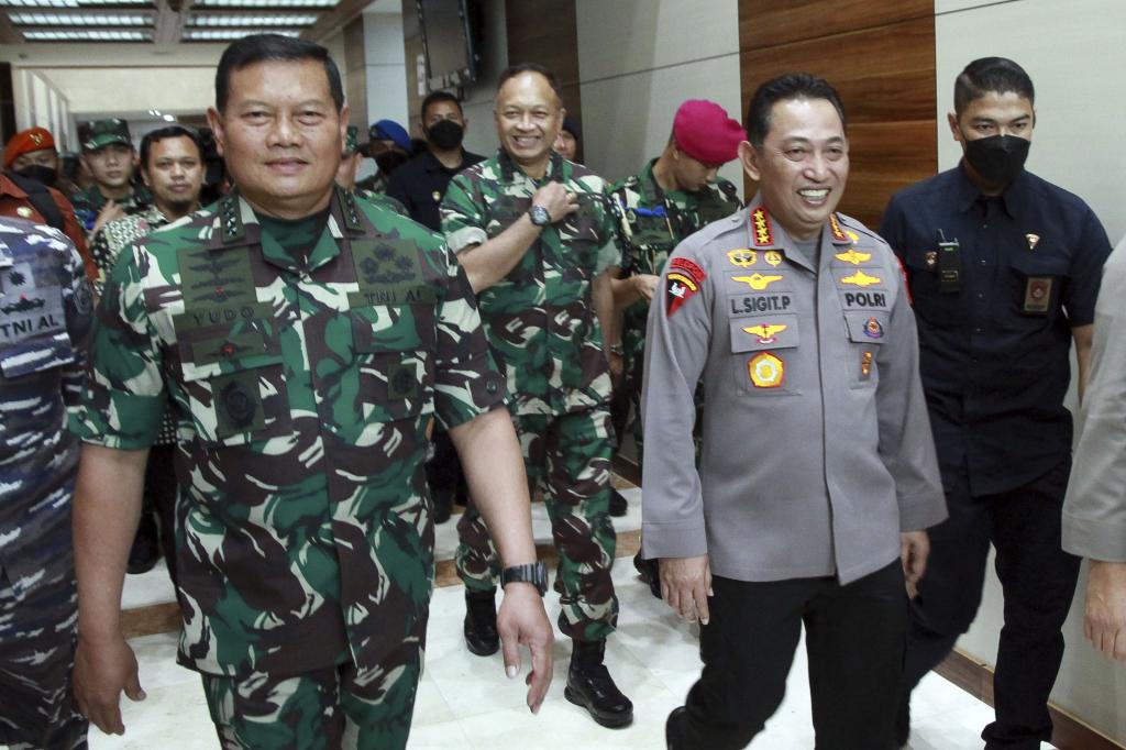 Calon Panglima TNI Diantar Kapolri Ke DPR