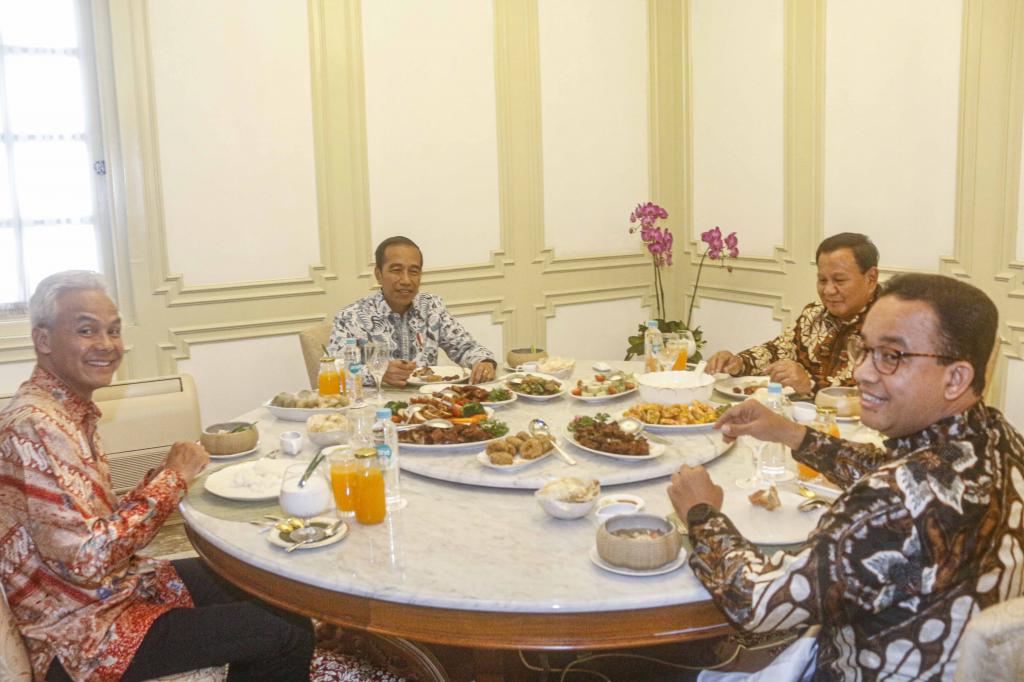 Jokowi Makan Siang Bersama Tiga Capres