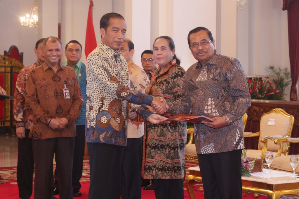 Jokowi Serahkan Dokumen Aksi Pencegahan Korupsi