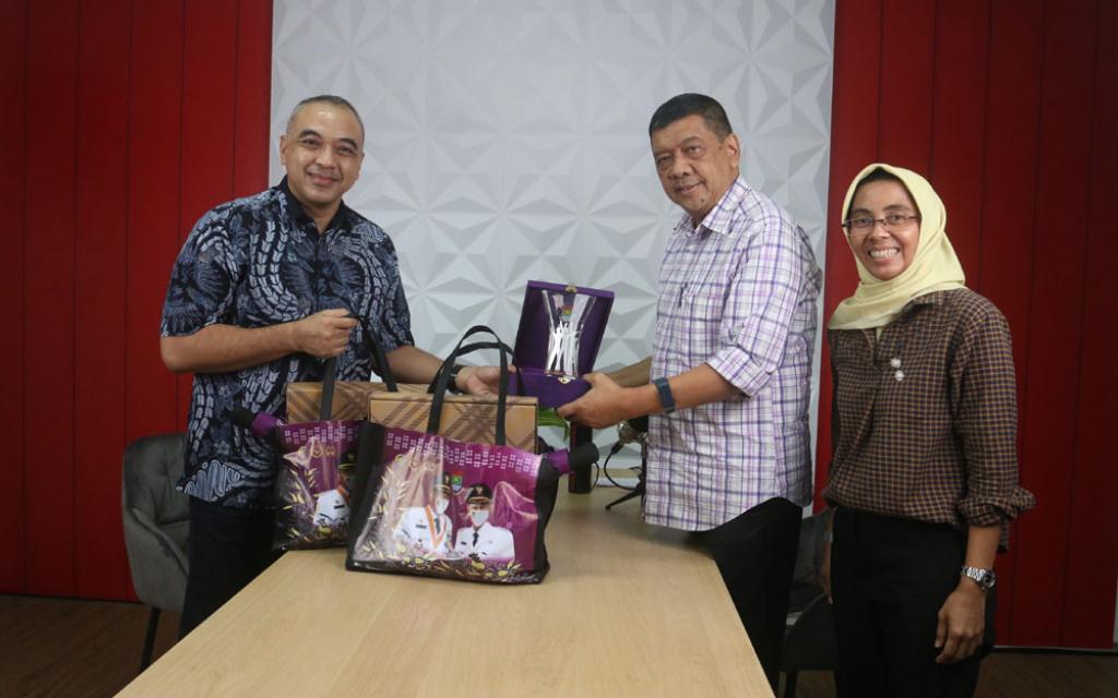 Kunjungan Bupati Tangerang Ke Rakyat Merdeka