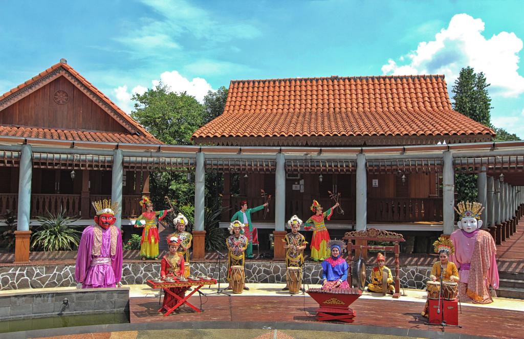 Melestarikan Budaya Dunia