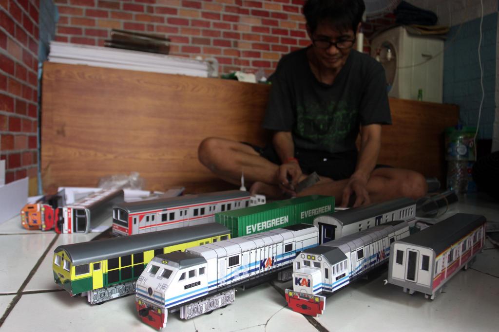 Pembuat Miniatur Kereta