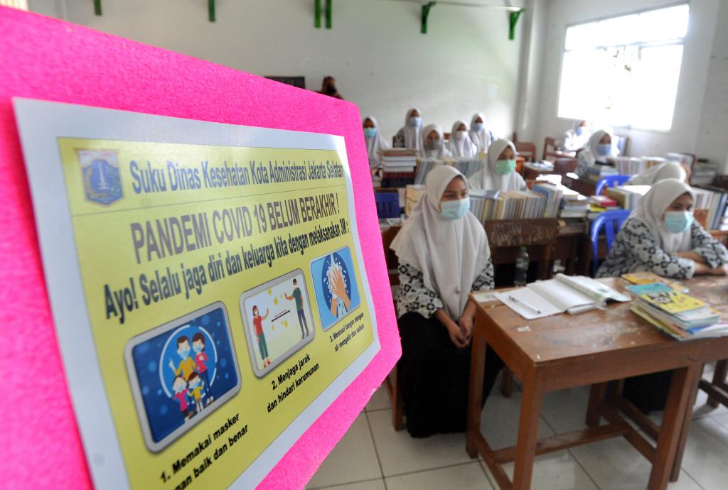 Sudinkes Jakarta Selatan Gelar Sosialisasi 3M di Pesantren