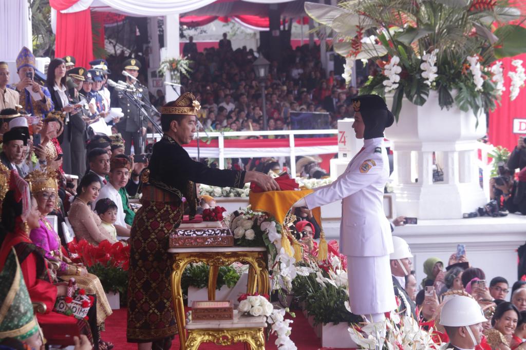 Upacara HUT Ke 74 RI di Istana, Jokowi Kenakan Baju Adat Bali