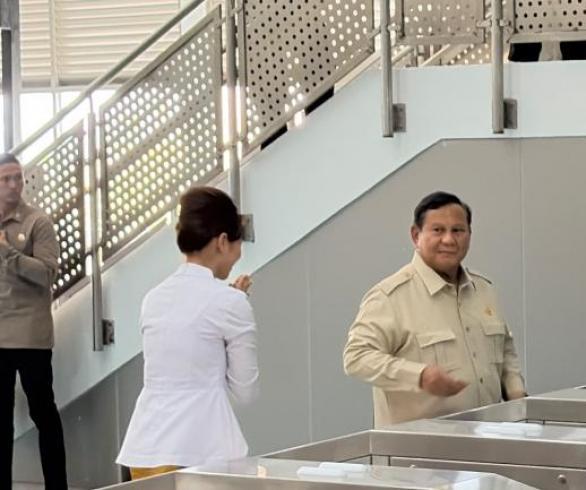 Prabowo Resmikan LRT Kelapa Gading-Manggarai, Jajal Sampai Stasiun Akhir