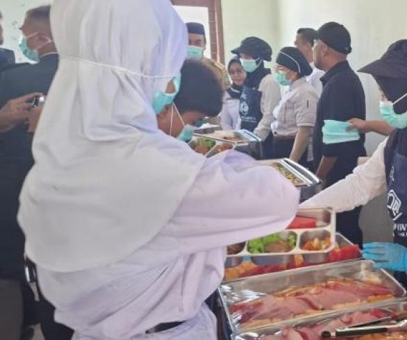 BGN Uji Coba Makan Bergizi Gratis Sistem Prasmanan di Blora, Adopsi Model Jepang