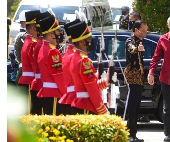 Rayakan 55 Tahun Hubungan Diplomatik, Jokowi-PM Lee Gelar Pertemuan Di Bintan