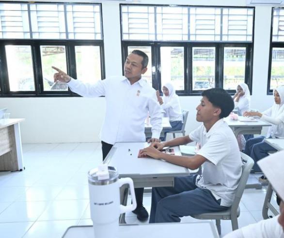 Wamen Fajar: Lewat SNT, Presiden Prabowo Buka Jalan Anak Daerah ke Kampus Dunia