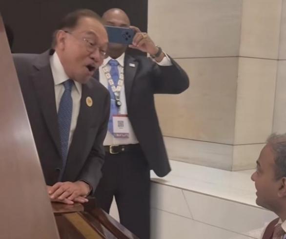 Heboh! PM Anwar Ibrahim Nyanyi Lagu India Saat Dinner KTT BRICS