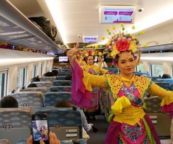 HUT ke-499 Jakarta, KCIC Hadirkan Budaya Betawi di Kereta Cepat Whoosh