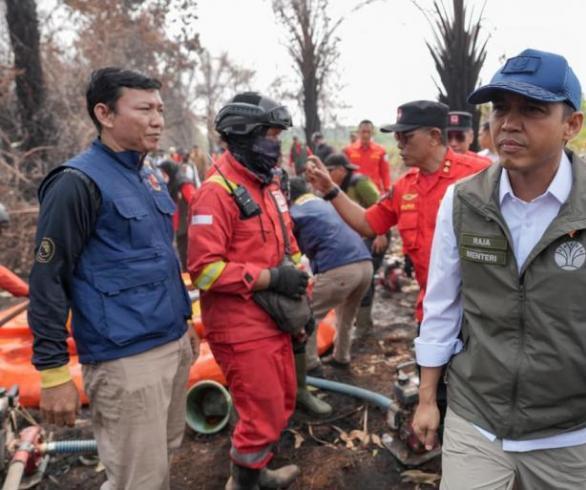 Atas Perintah Prabowo, Menhut Turun Langsung Tangani Karhutla Kalbar