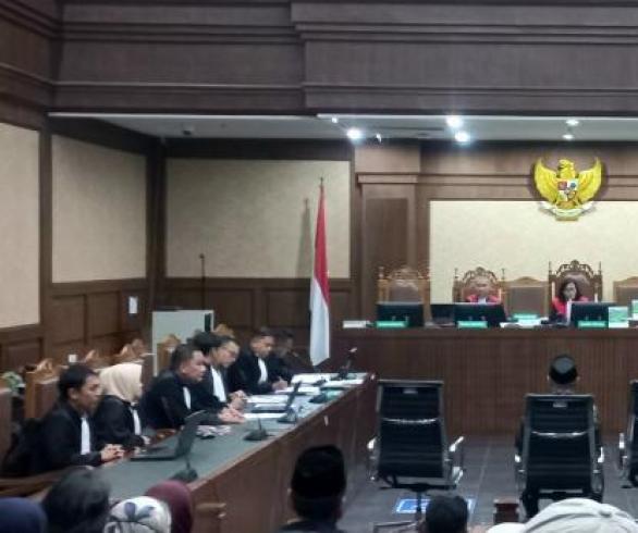 Sidang Perdana Yaqut, Istri Minta Doa Dan Dukungan