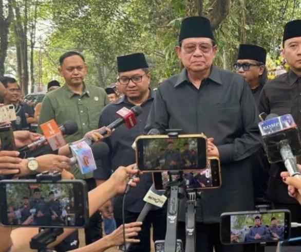 SBY Kenang Guruh Sebagai Seniman Realis Dengan Karya Luar Biasa