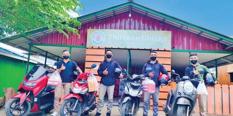 Rumah makan ayam geprek Thirteen Chicks