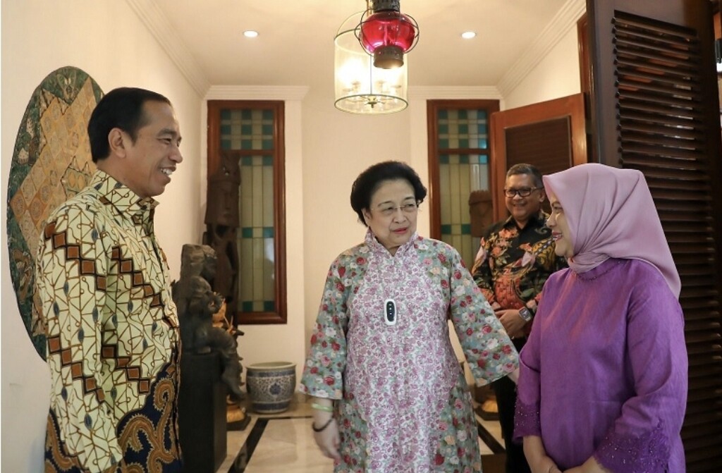 Jokowi-Iriana Lebaran Ke Rumah Mega, Pencapresan Ganjar Ikut Diobrolin